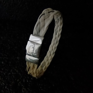  bracelet en soies de Taureau Gascon et Aquitain  le Berger des Pyrénées  Argent antique BergerTB2   49€                     